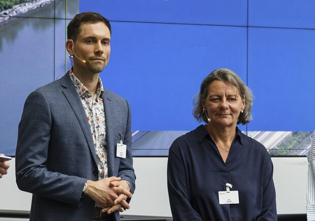 Bo Lampe, DEGES, und Ina Hecht, Autobahn GmbH des Bundes, bei der Podiumsdiskussion auf dem Fachforum BIM in der Geotechnik am 9. Juni 2026.